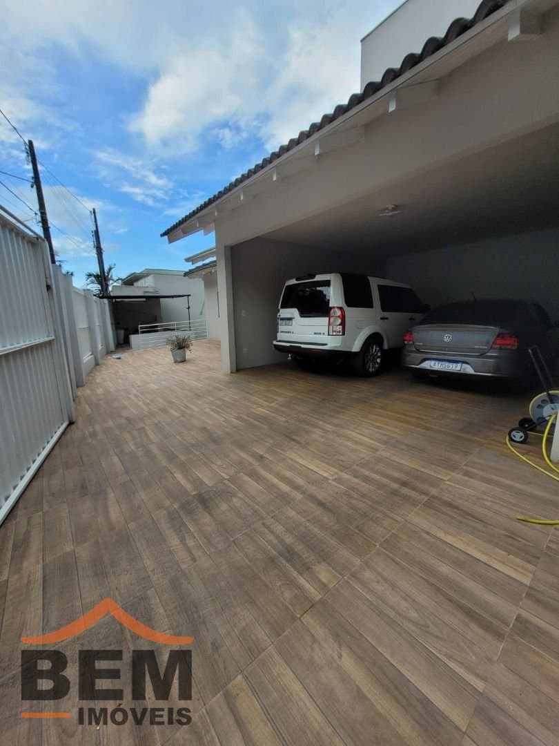Casa para Venda com 5 quartos e 400m² no bairro Fazenda, em Itajaí
