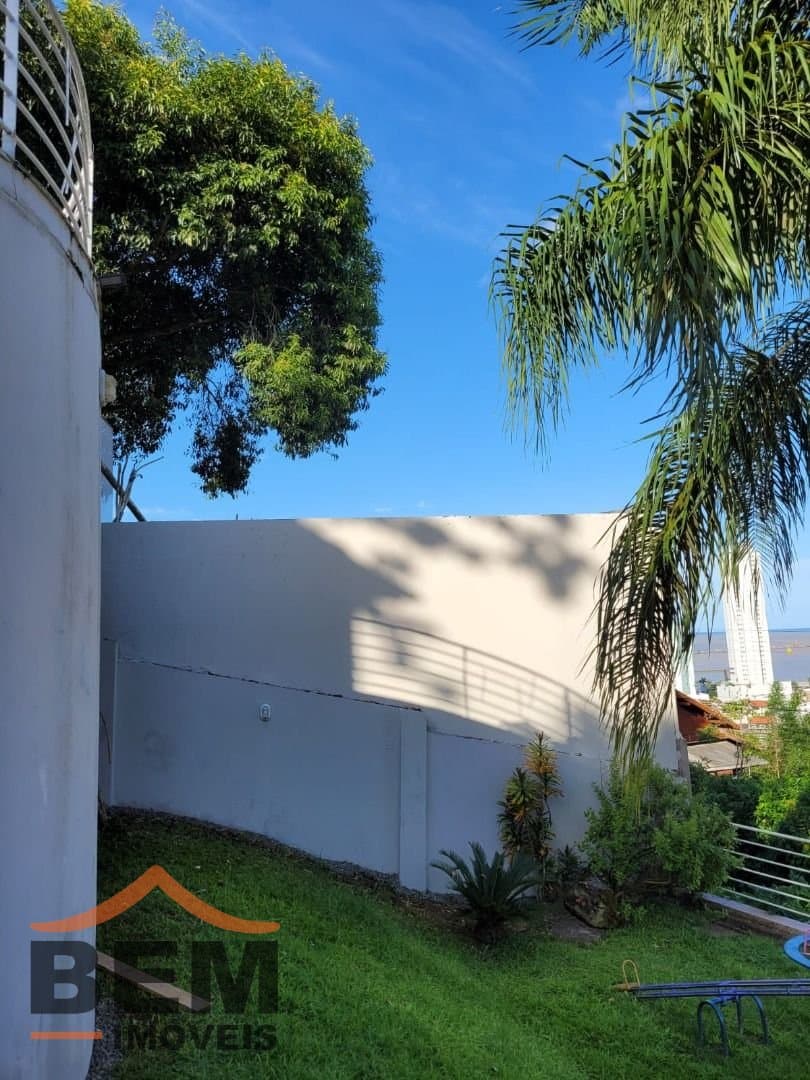 Casa para Venda com 5 quartos e 400m² no bairro Fazenda, em Itajaí