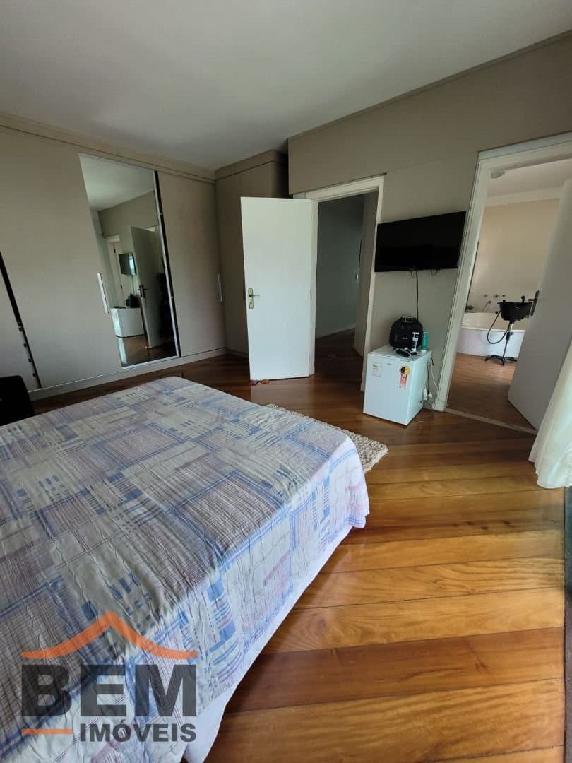 Casa para Venda com 5 quartos e 400m² no bairro Fazenda, em Itajaí