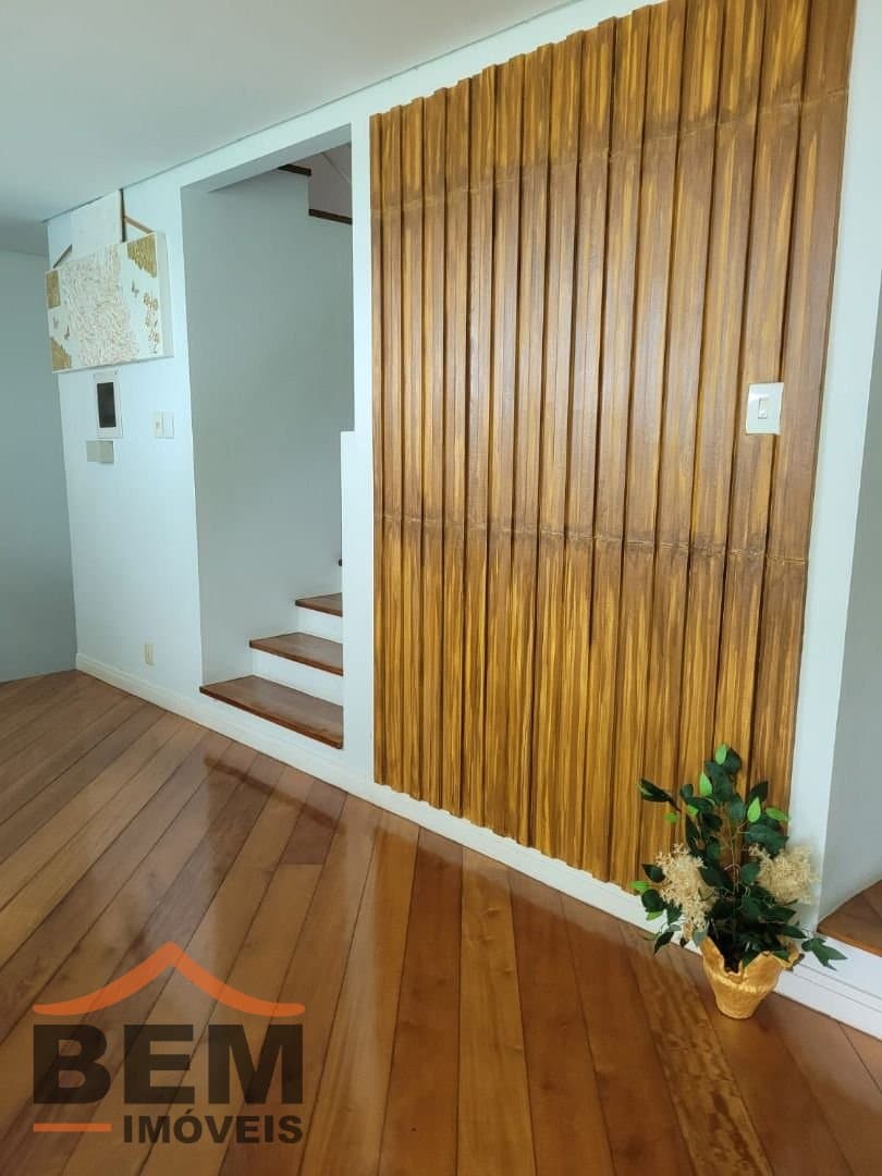 Casa para Venda com 5 quartos e 400m² no bairro Fazenda, em Itajaí