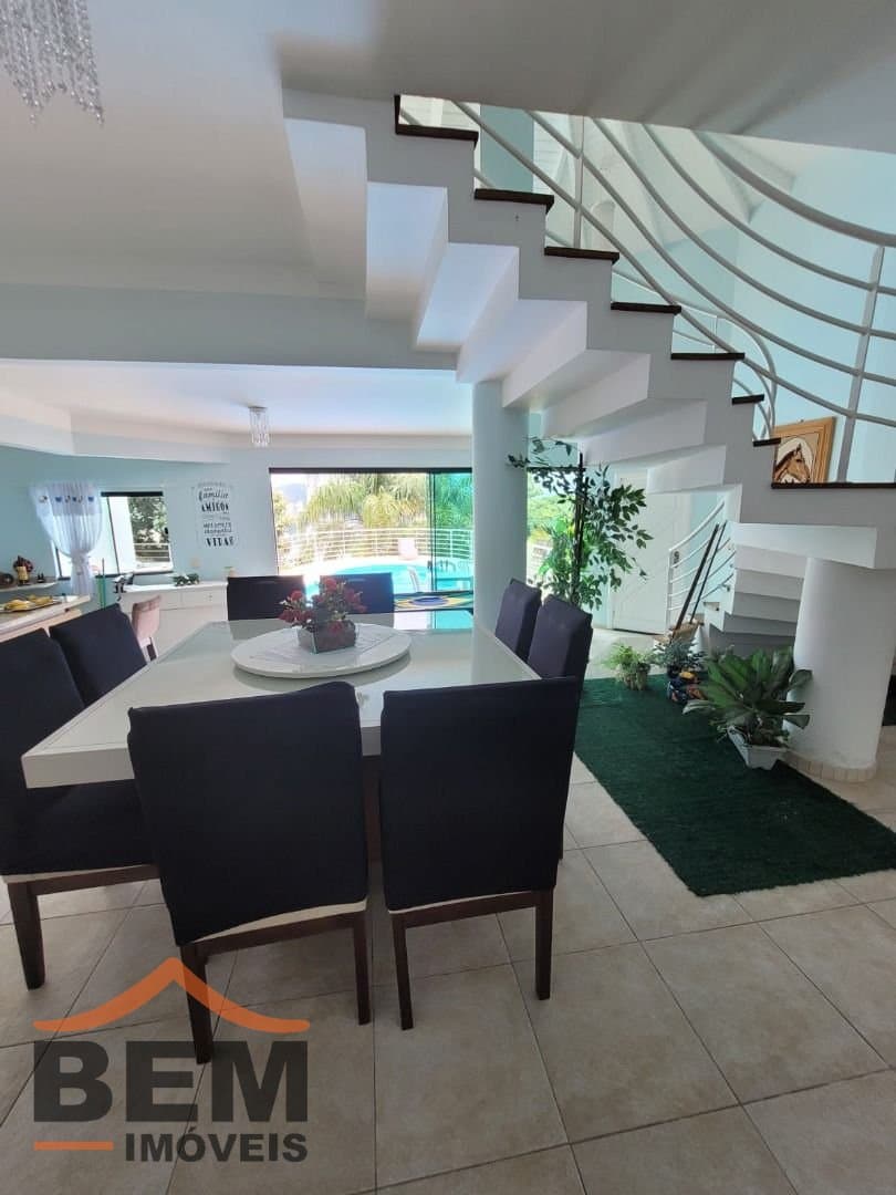 Casa para Venda com 5 quartos e 400m² no bairro Fazenda, em Itajaí