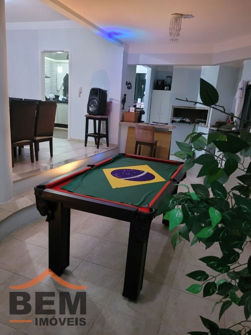 Casa para Venda com 5 quartos e 400m² no bairro Fazenda, em Itajaí