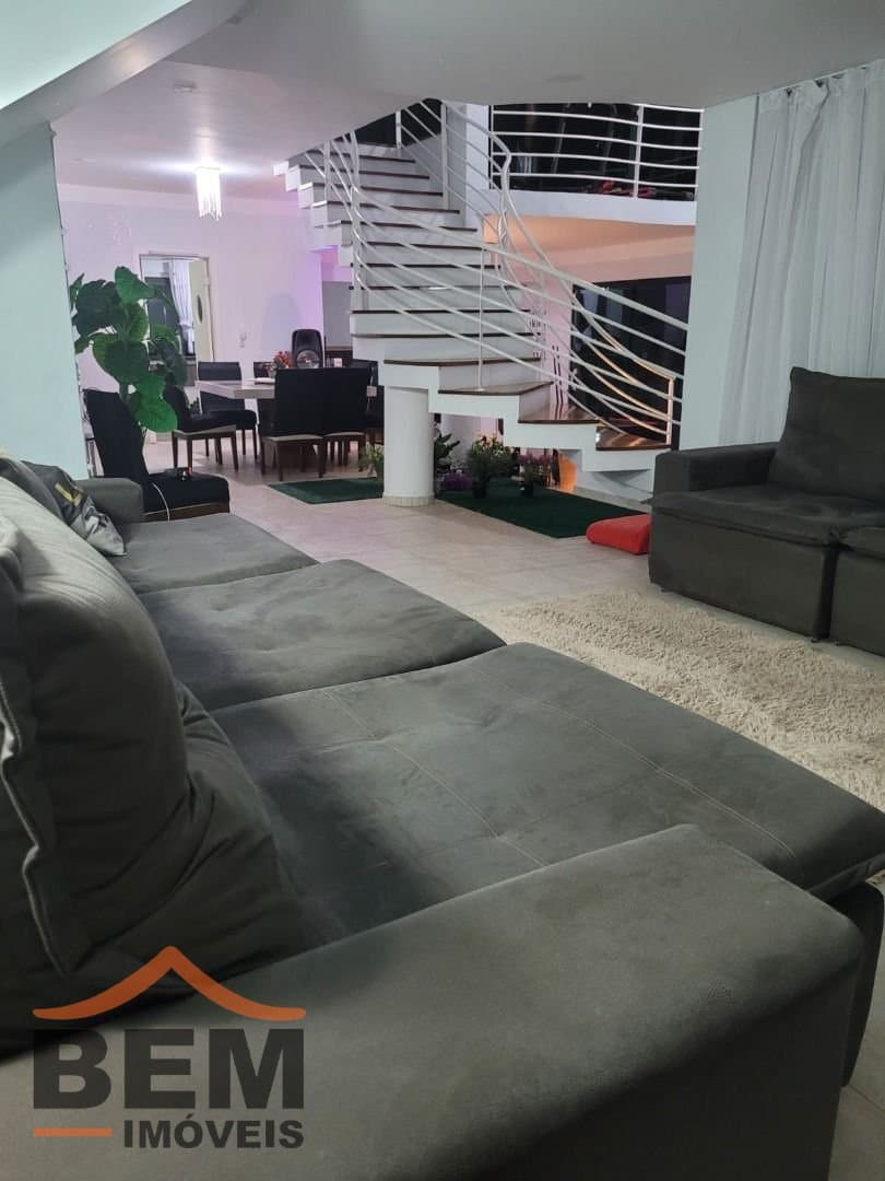 Casa para Venda com 5 quartos e 400m² no bairro Fazenda, em Itajaí