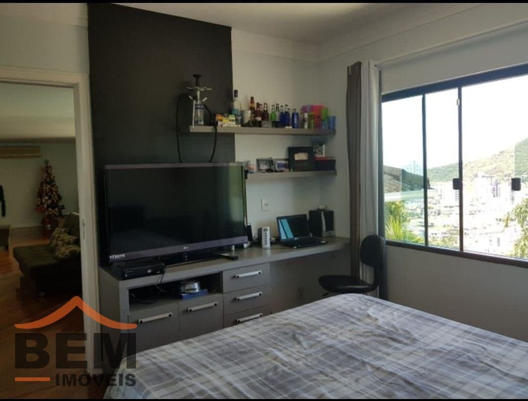 Casa para Venda com 5 quartos e 400m² no bairro Fazenda, em Itajaí