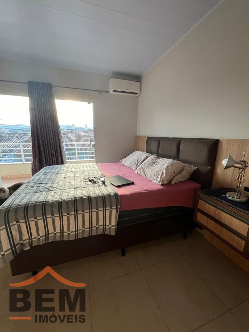 Casa para Venda com 2 quartos e 150m² no bairro Santa Regina, em Camboriú