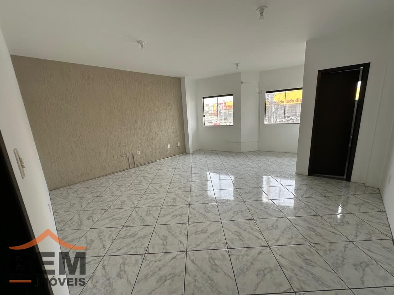 Salas/Conjuntos para Locação com 33m² no bairro Cordeiros, em Itajaí