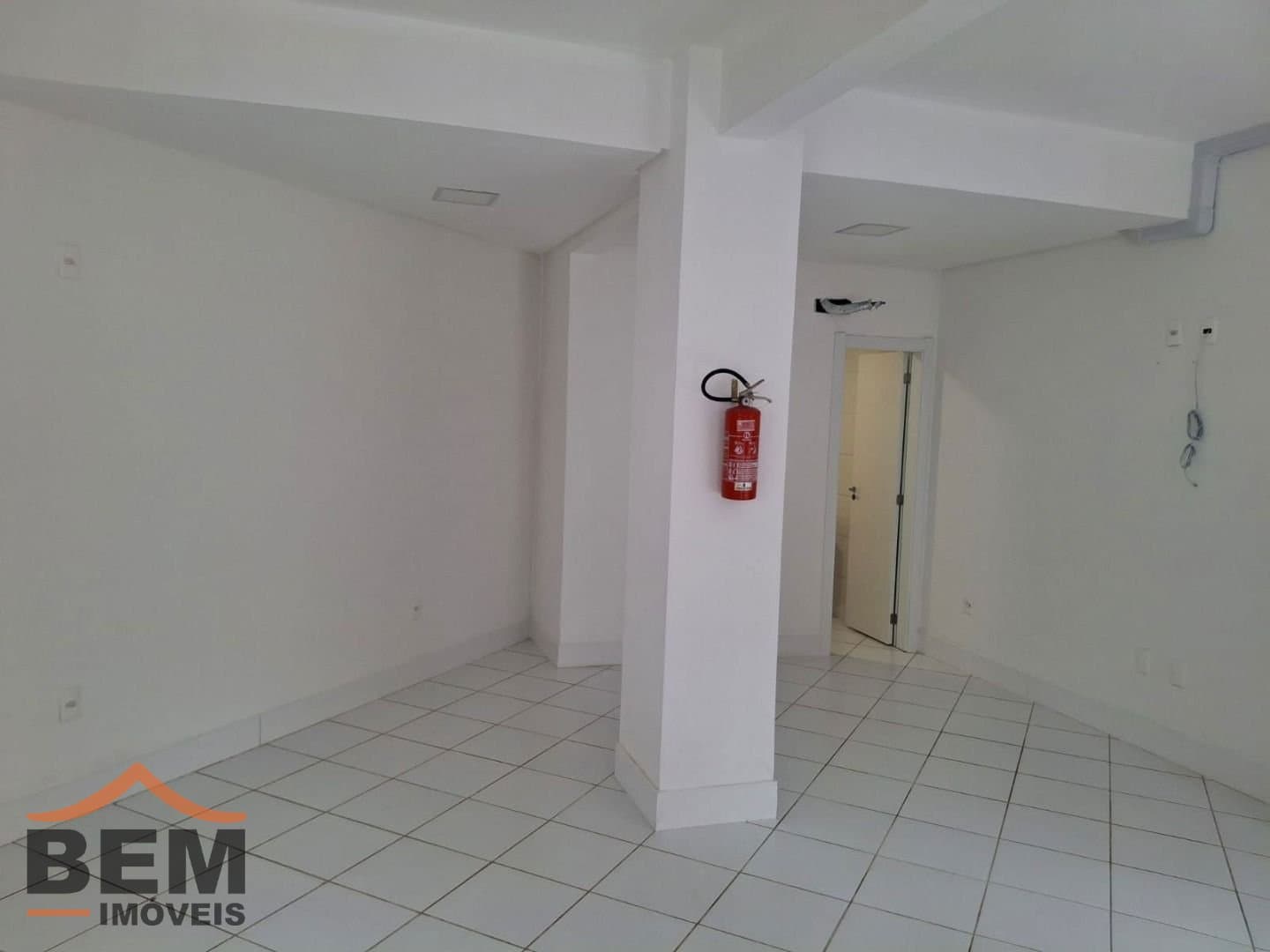 Salas/Conjuntos para Locação com 52m² no bairro Centro, em Balneário Camboriú: 03- SALA COMERCIAL 