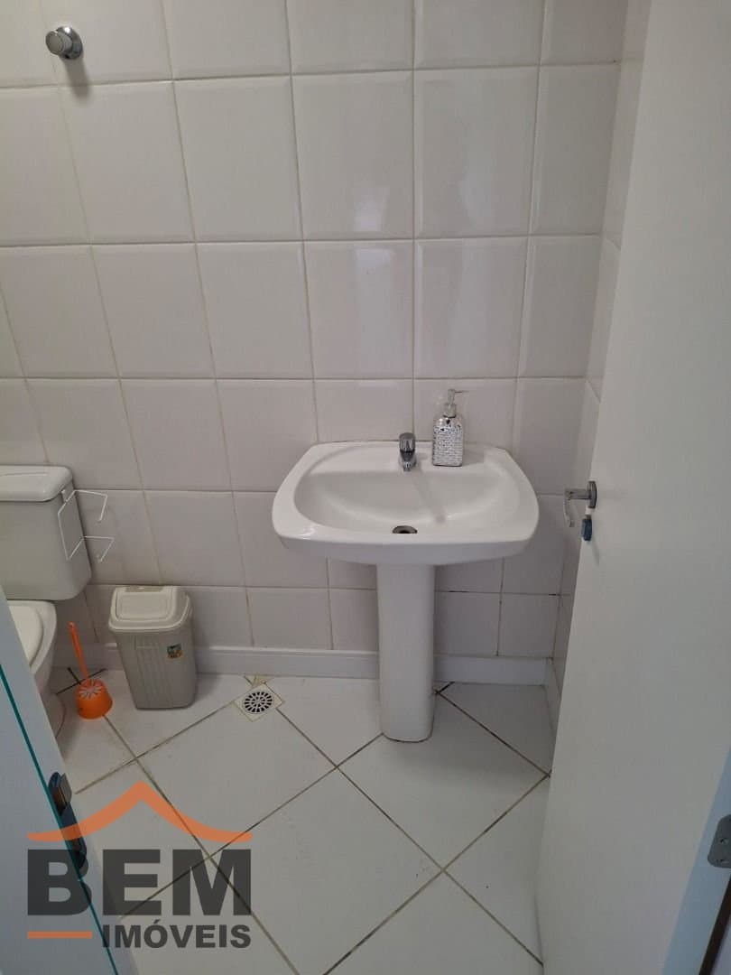 Salas/Conjuntos para Locação com 52m² no bairro Centro, em Balneário Camboriú: 06- BANHEIRO