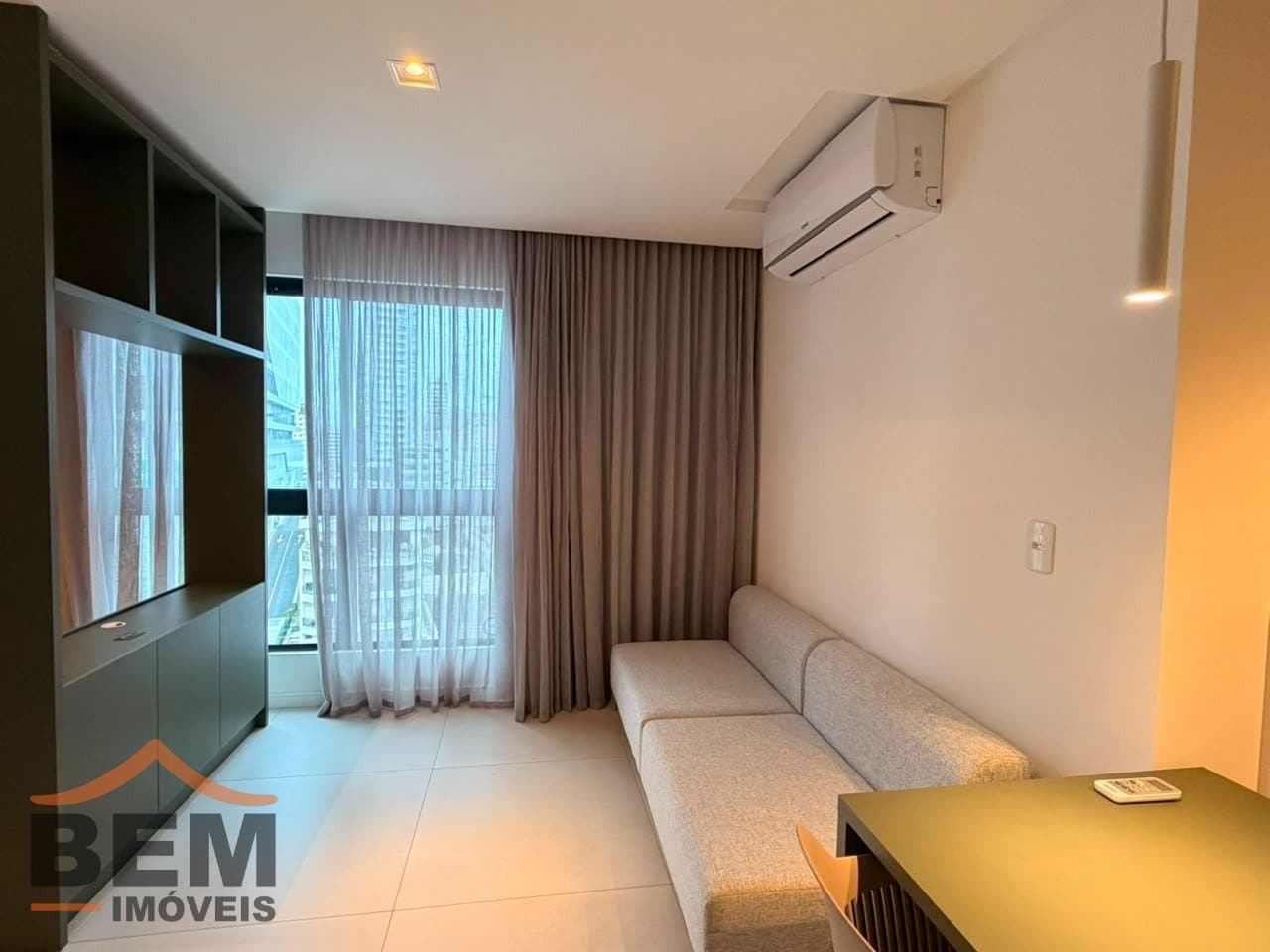 Apartamento para Locação com 1 quarto e 40m² no bairro Centro, em Itajaí