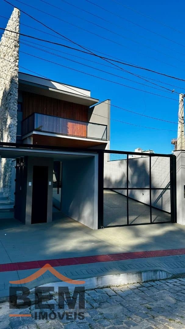 Casa para Venda com 3 quartos e 149m² no bairro Cabeçudas, em Itajaí