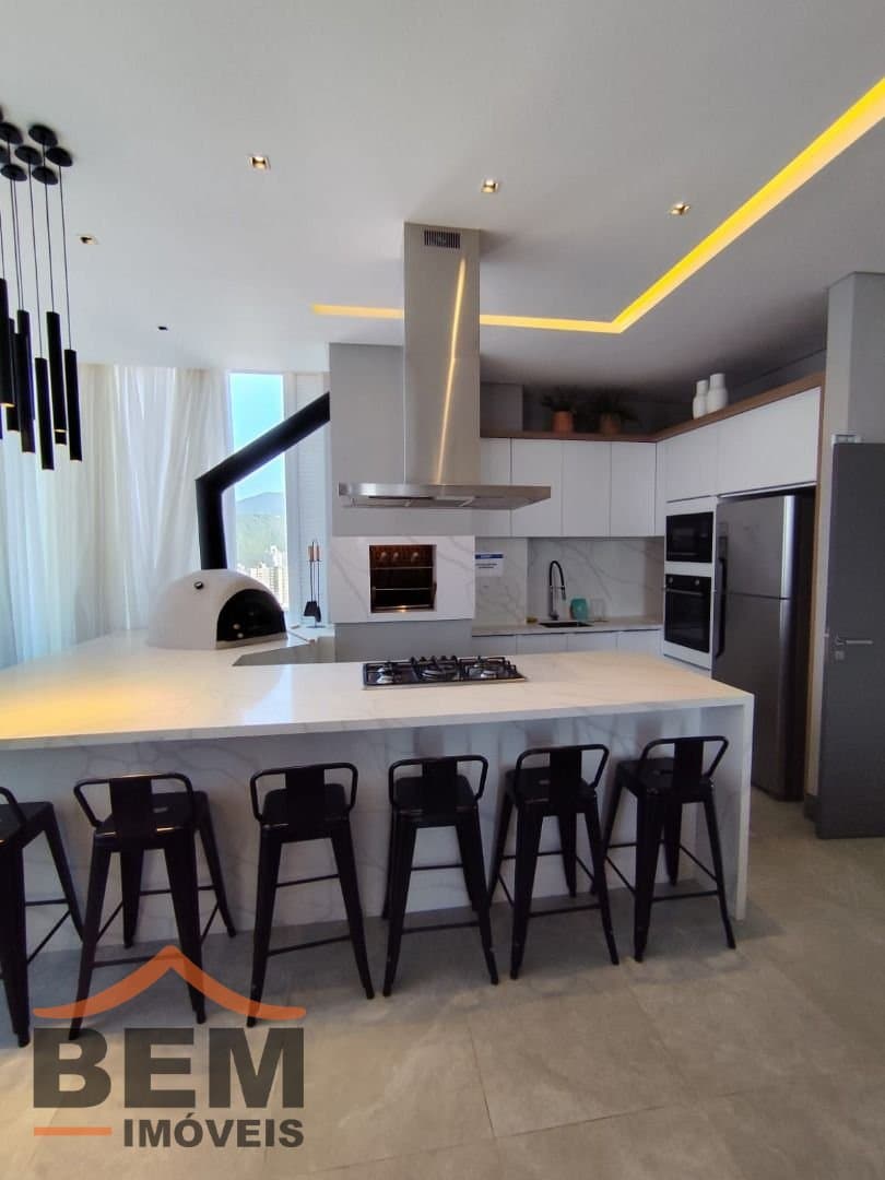 Apartamento para Venda com 2 quartos no bairro Centro, em Itajaí