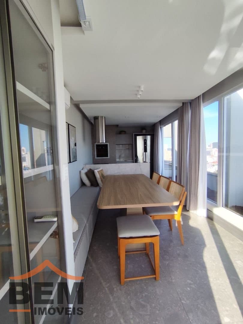 Apartamento para Venda com 2 quartos no bairro Centro, em Itajaí