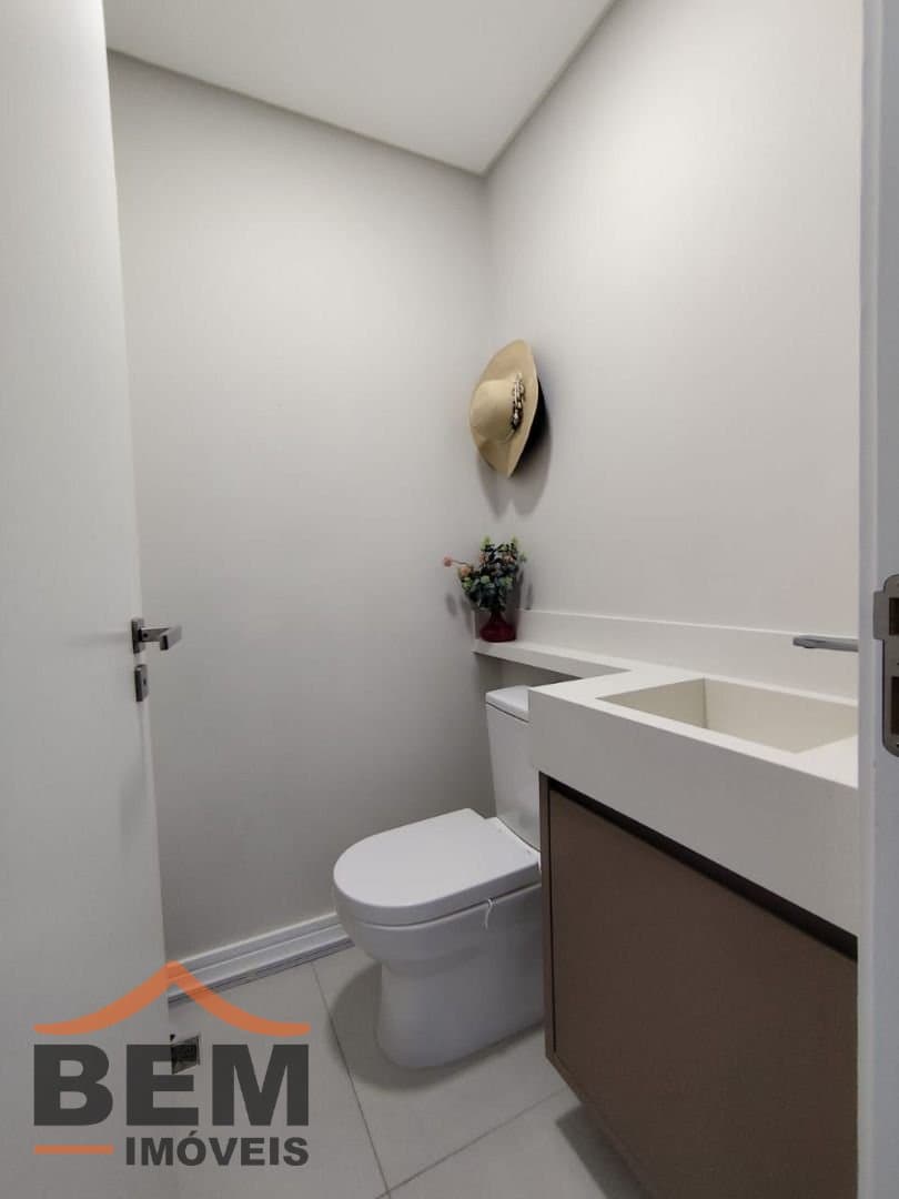 Apartamento para Venda com 2 quartos no bairro Centro, em Itajaí