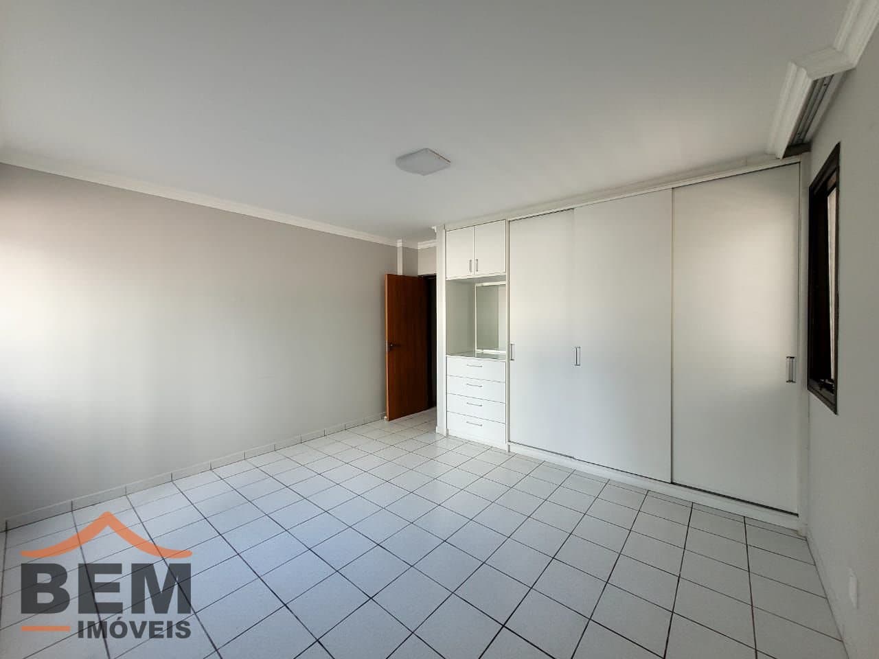 Apartamento para Locação com 3 quartos e 139m² no bairro Frente Mar, em Balneário Camboriú: 20- DORMITÓRIO 03