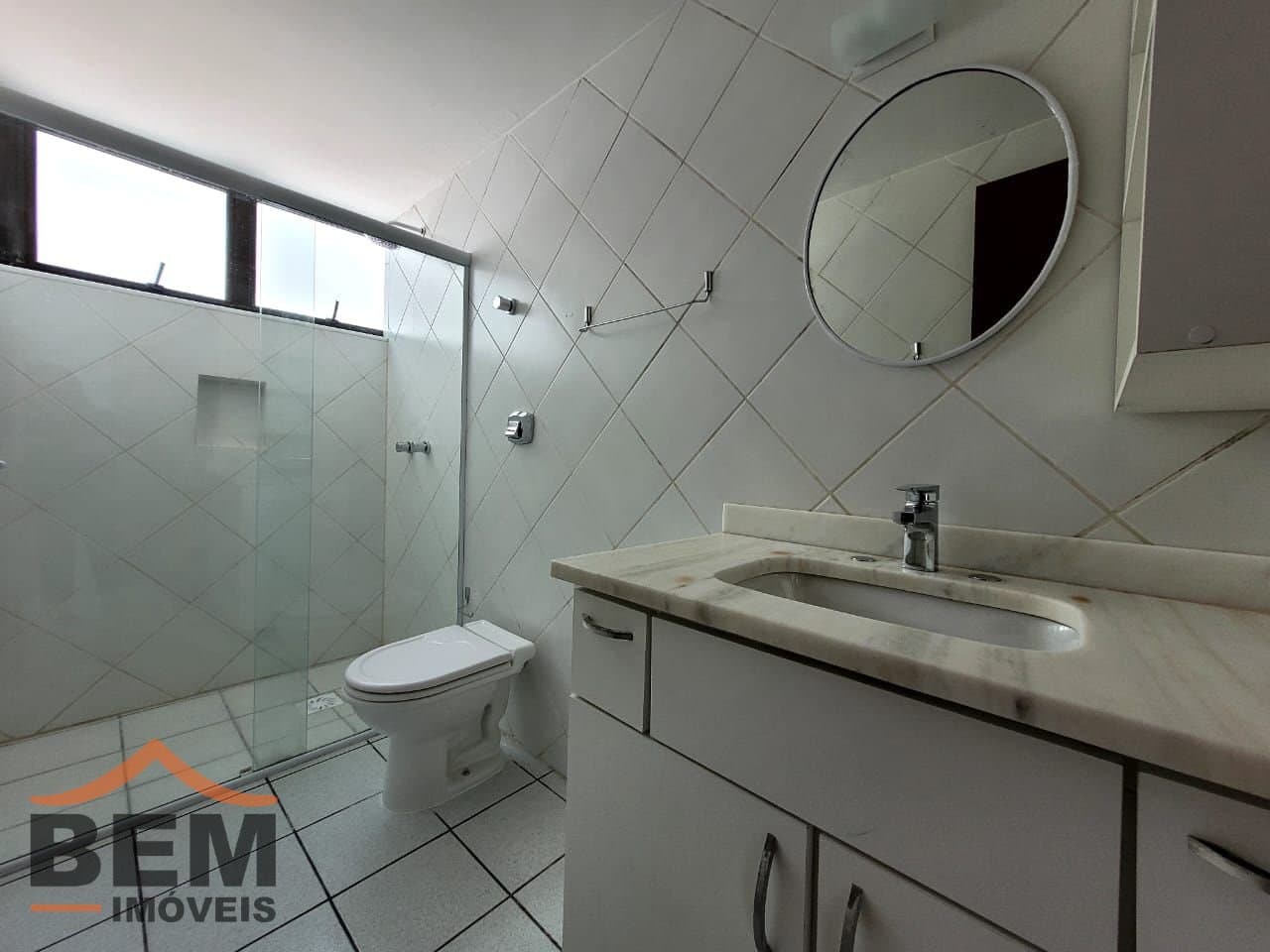 Apartamento para Locação com 3 quartos e 139m² no bairro Frente Mar, em Balneário Camboriú: 25- BANHEIRO 