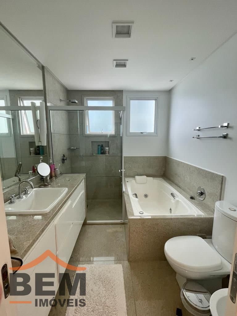 Apartamento para Locação com 5 quartos e 235m² no bairro Frente Mar, em Balneário Camboriú: 25- BANHEIRO SUÍTE 