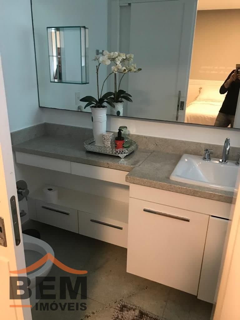 Apartamento para Locação com 5 quartos e 235m² no bairro Frente Mar, em Balneário Camboriú: 21- BANHEIRO SUÍTE 
