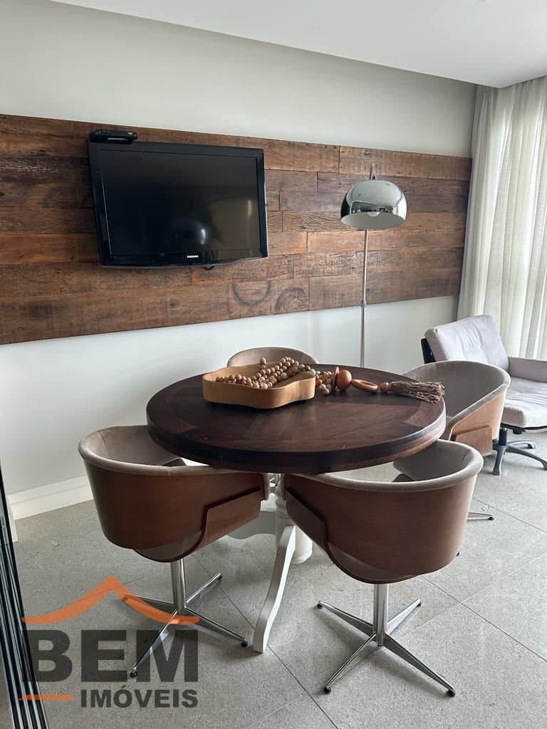 Apartamento para Locação com 5 quartos e 235m² no bairro Frente Mar, em Balneário Camboriú: 12- SALA DE ESTAR