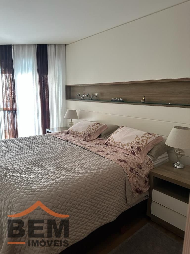 Apartamento para Locação com 5 quartos e 235m² no bairro Frente Mar, em Balneário Camboriú: 16- DORMITÓRIO SUÍTE 01