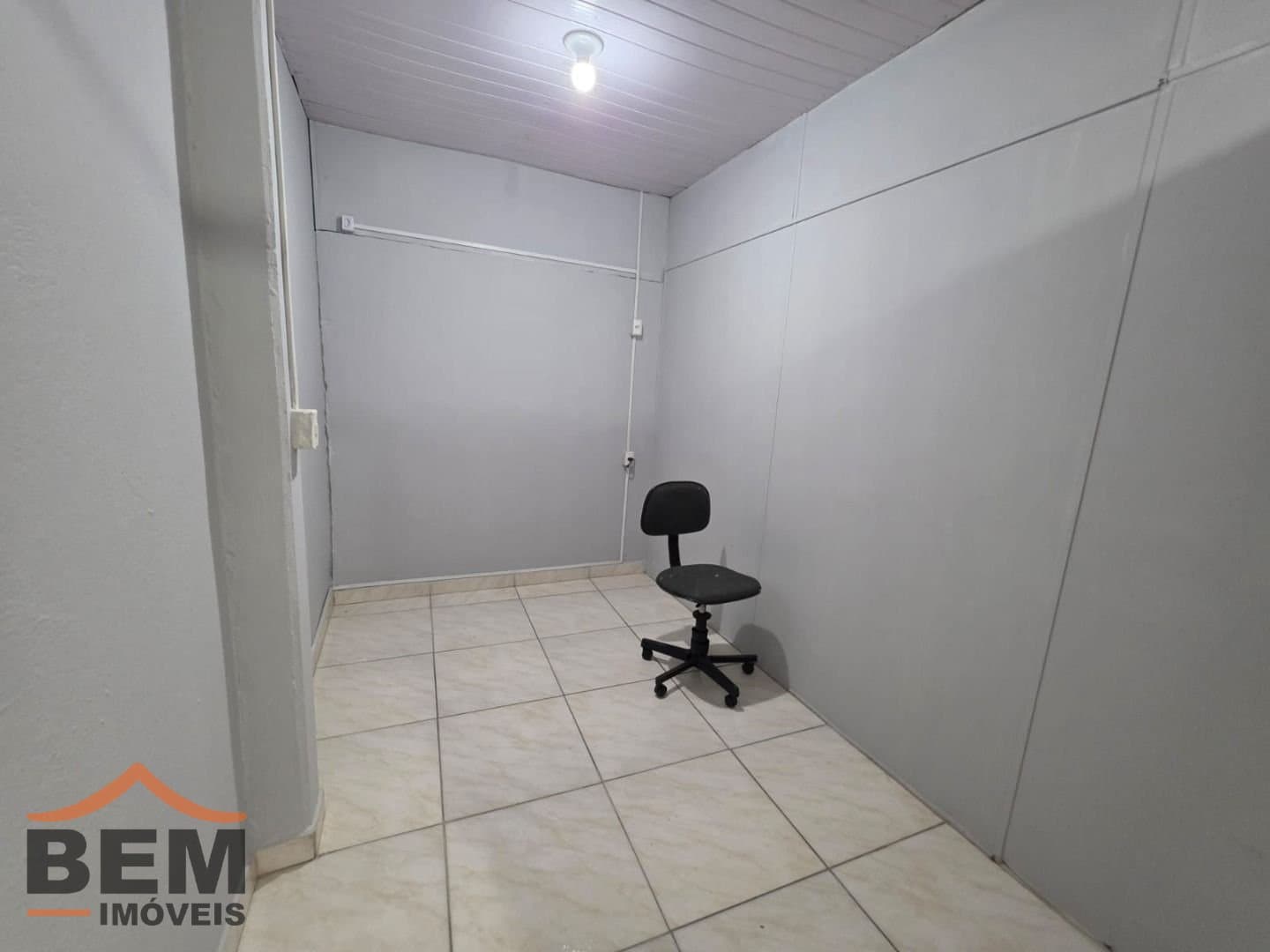 Galpão para Locação com 550m² no bairro Municipios, em Balneário Camboriú: 14-GALPÃO 