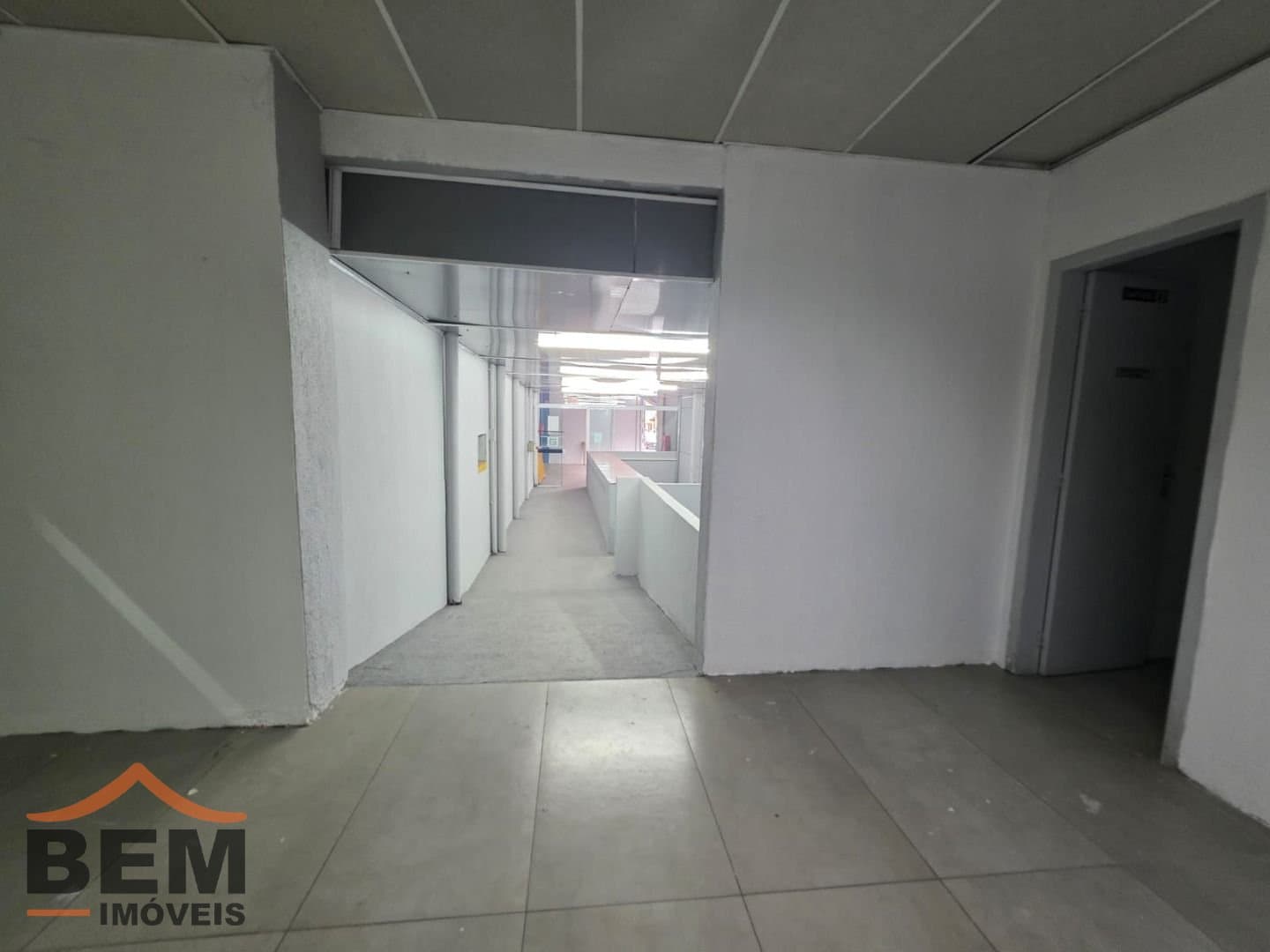 Galpão para Locação com 550m² no bairro Municipios, em Balneário Camboriú: 20-GALPÃO 