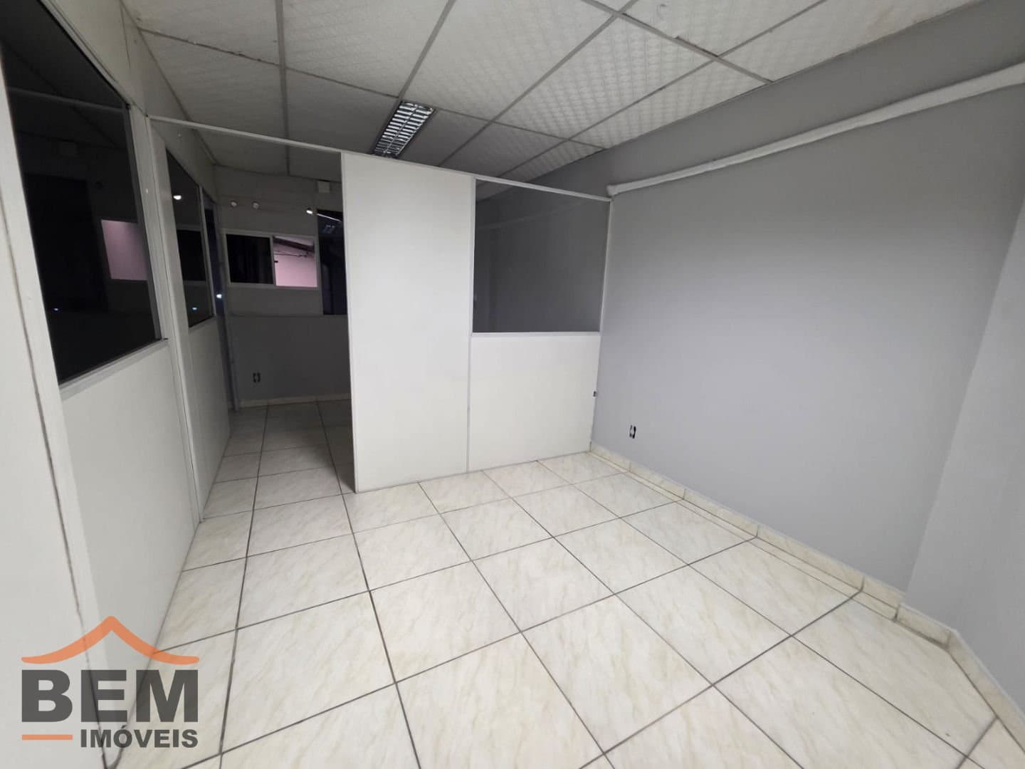 Galpão para Locação com 550m² no bairro Municipios, em Balneário Camboriú: 12- GALPÃO 