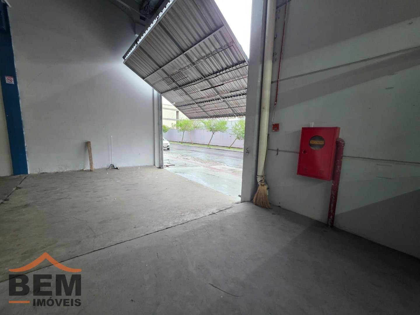 Galpão para Locação com 550m² no bairro Municipios, em Balneário Camboriú: 04- GALPÃO 