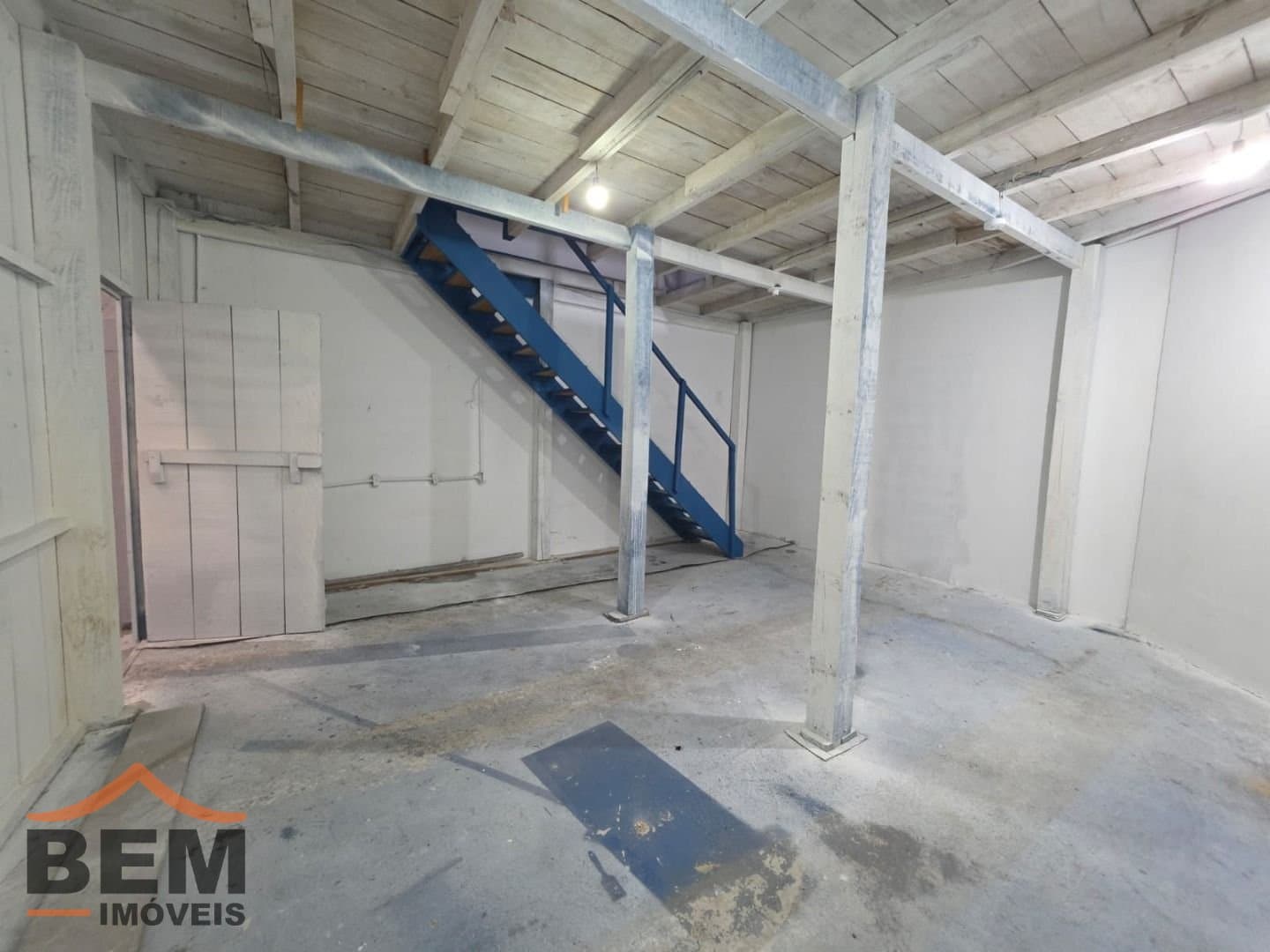 Galpão para Locação com 550m² no bairro Municipios, em Balneário Camboriú: 08- GALPÃO 