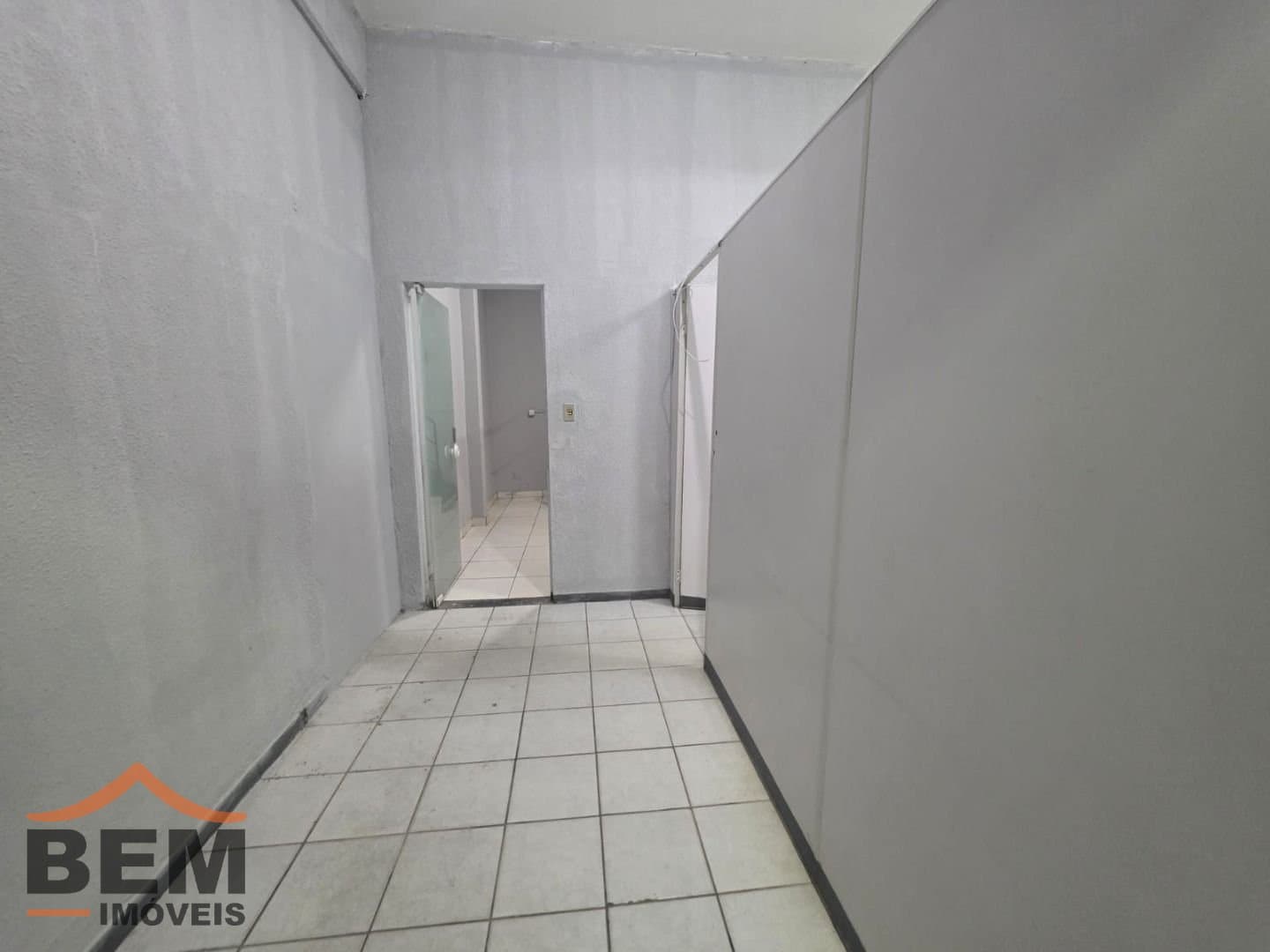 Galpão para Locação com 550m² no bairro Municipios, em Balneário Camboriú: 16-GALPÃO 