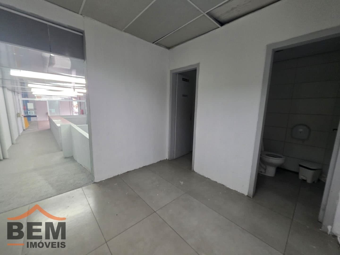 Galpão para Locação com 550m² no bairro Municipios, em Balneário Camboriú: 19-GALPÃO 
