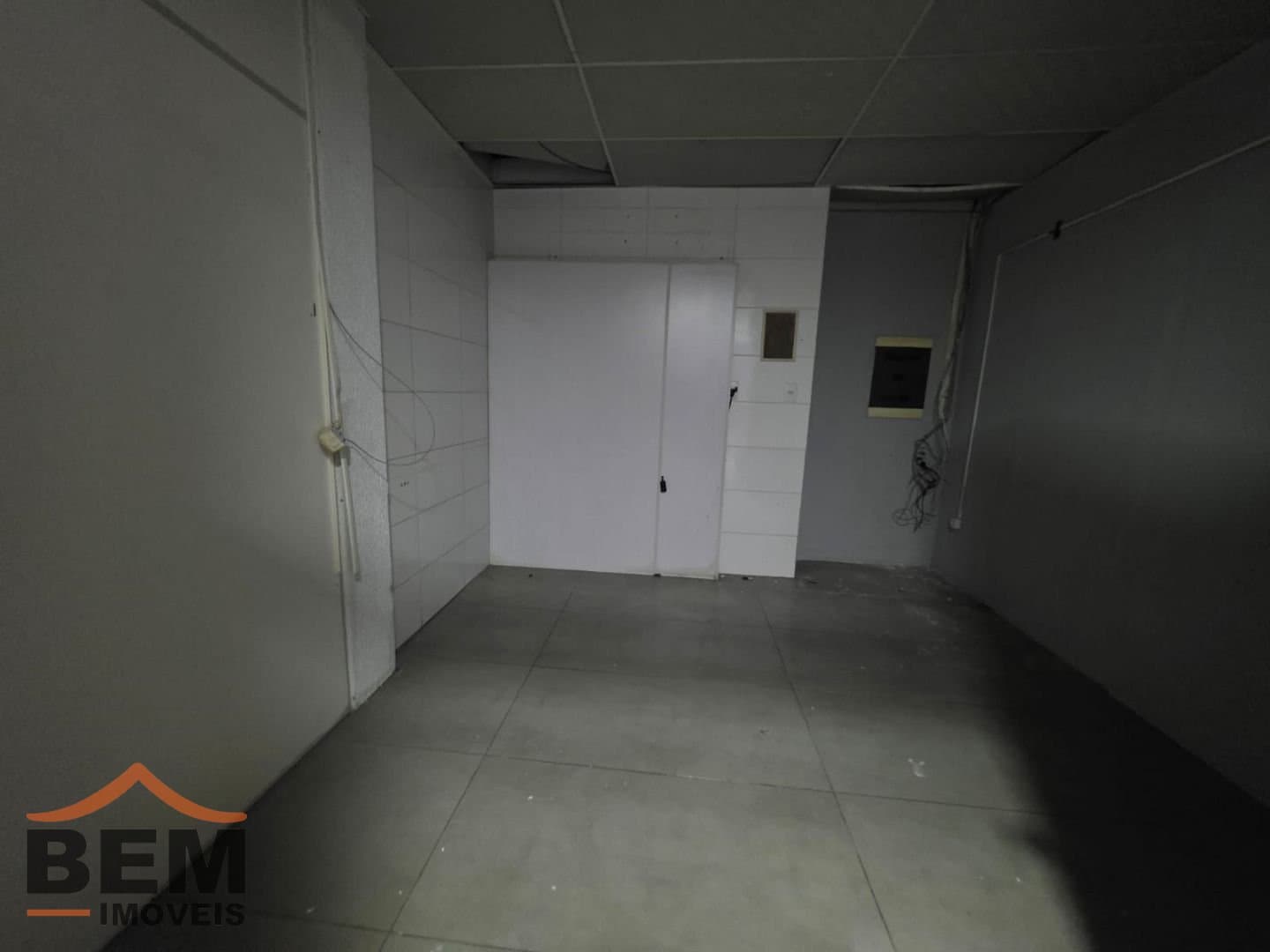 Galpão para Locação com 550m² no bairro Municipios, em Balneário Camboriú: 17-GALPÃO 