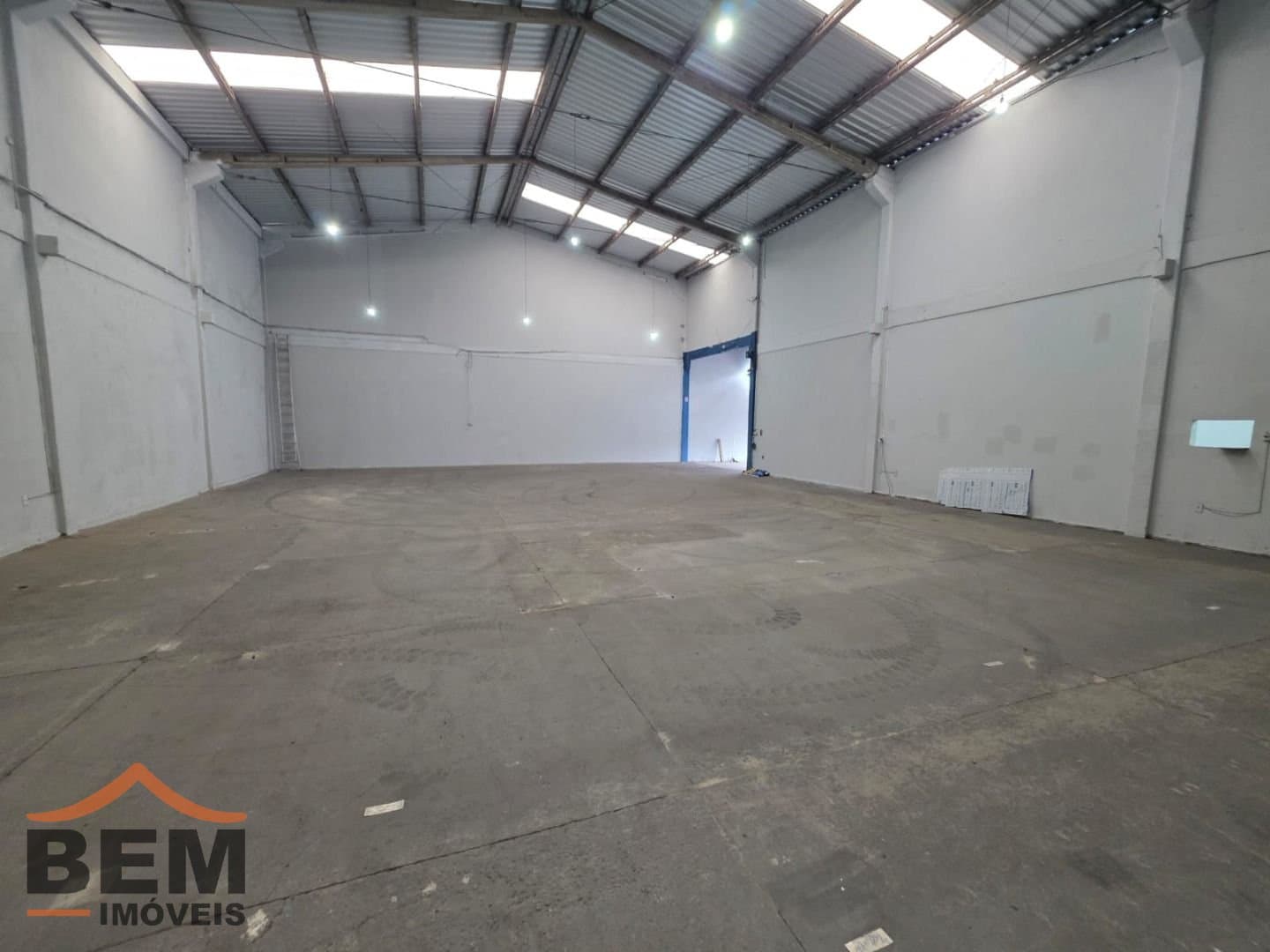 Galpão para Locação com 550m² no bairro Municipios, em Balneário Camboriú: 02-GALPÃO 