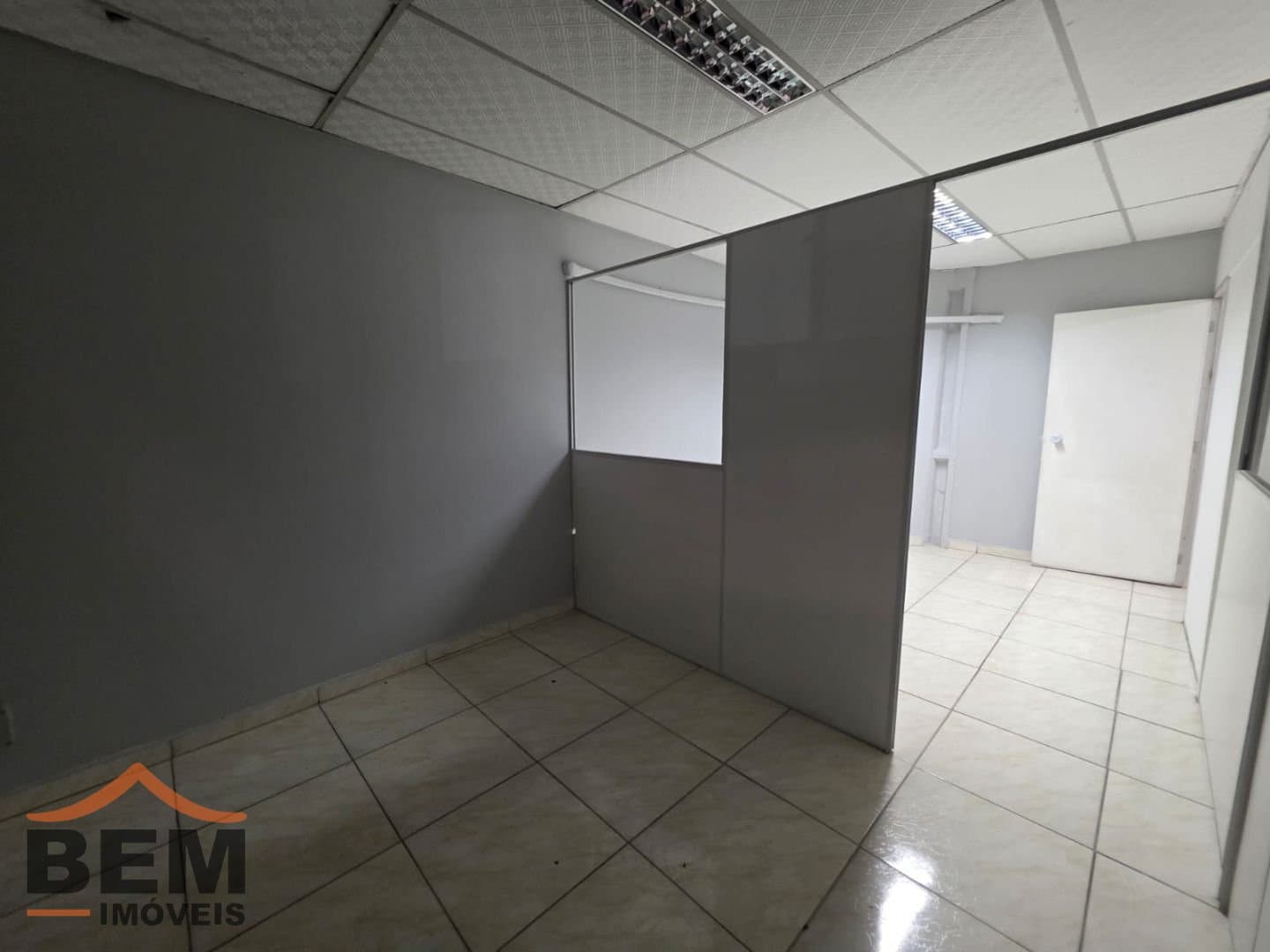 Galpão para Locação com 550m² no bairro Municipios, em Balneário Camboriú: 13-GALPÃO 