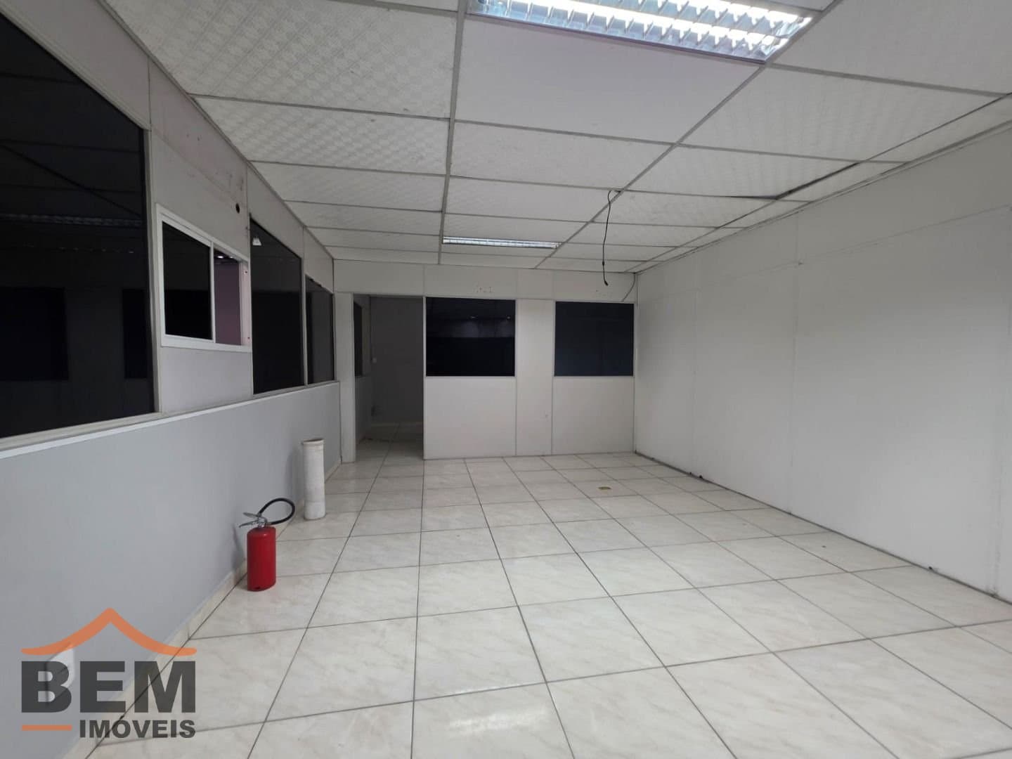 Galpão para Locação com 550m² no bairro Municipios, em Balneário Camboriú: 18-GALPÃO 