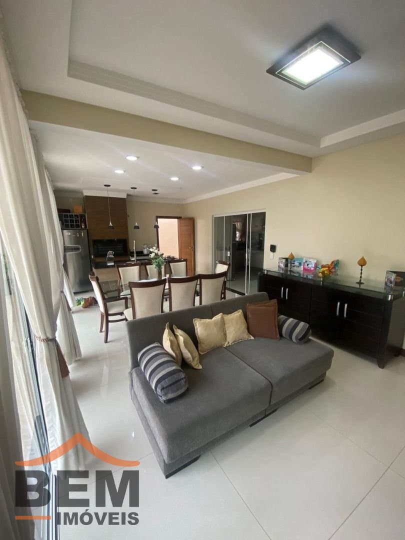 Casa para Venda com 3 quartos e 228m² no bairro Ressacada, em Itajaí