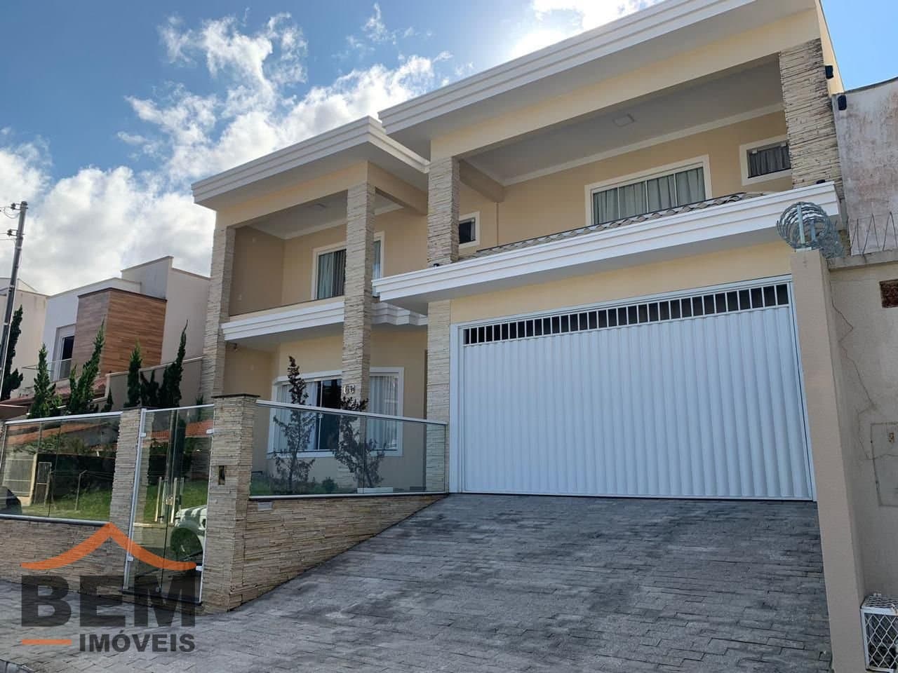 Casa para Venda com 3 quartos e 228m² no bairro Ressacada, em Itajaí