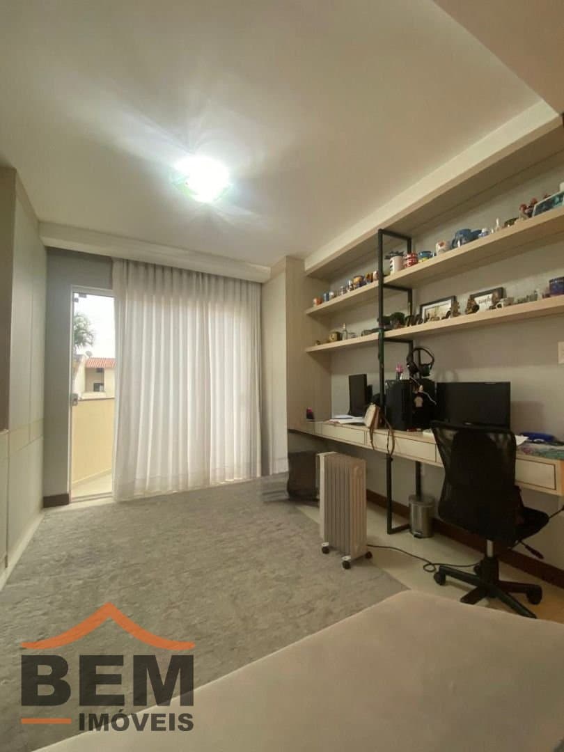 Casa para Venda com 3 quartos e 228m² no bairro Ressacada, em Itajaí