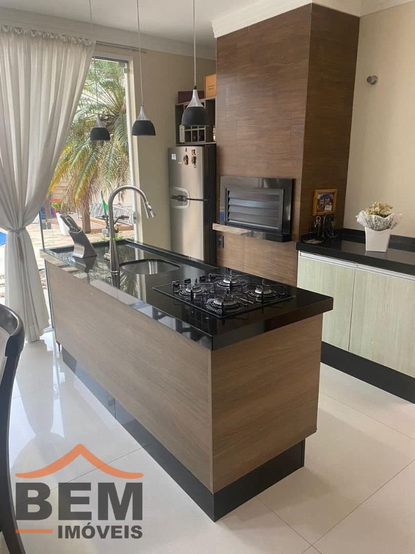 Casa para Venda com 3 quartos e 228m² no bairro Ressacada, em Itajaí