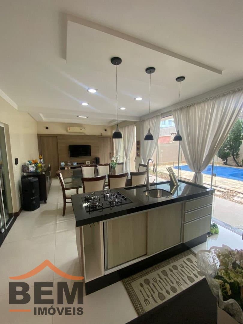 Casa para Venda com 3 quartos e 228m² no bairro Ressacada, em Itajaí