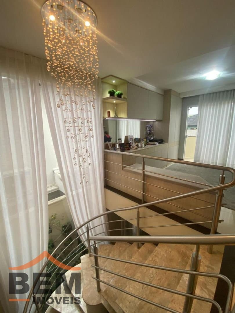 Casa para Venda com 3 quartos e 228m² no bairro Ressacada, em Itajaí