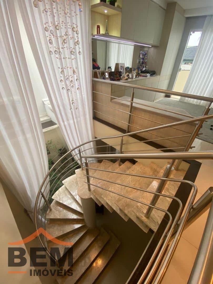 Casa para Venda com 3 quartos e 228m² no bairro Ressacada, em Itajaí