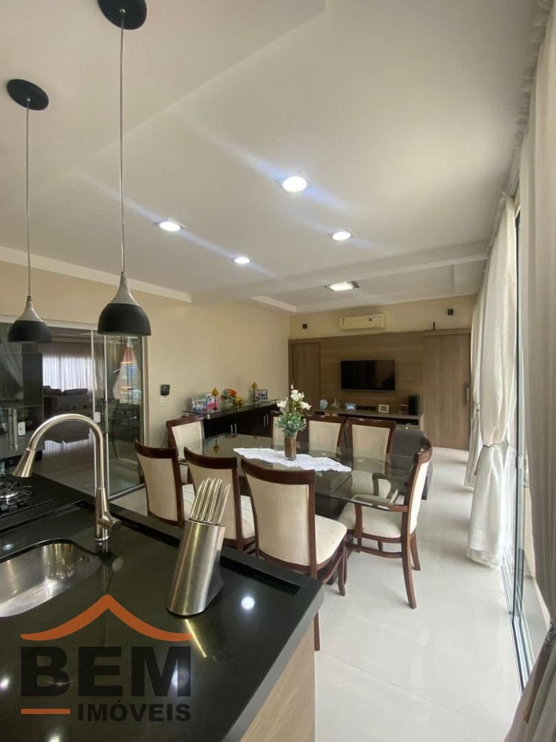 Casa para Venda com 3 quartos e 228m² no bairro Ressacada, em Itajaí