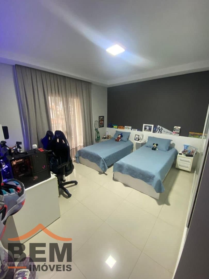 Casa para Venda com 3 quartos e 228m² no bairro Ressacada, em Itajaí