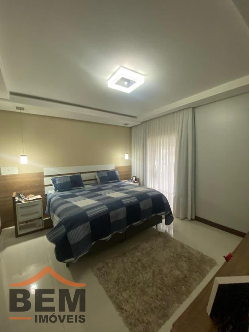 Casa para Venda com 3 quartos e 228m² no bairro Ressacada, em Itajaí