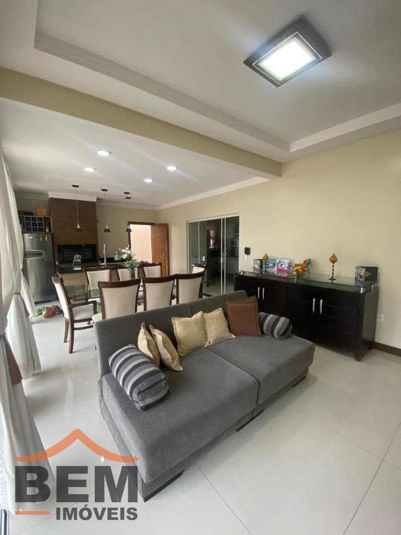 Casa para Venda com 3 quartos e 228m² no bairro Ressacada, em Itajaí