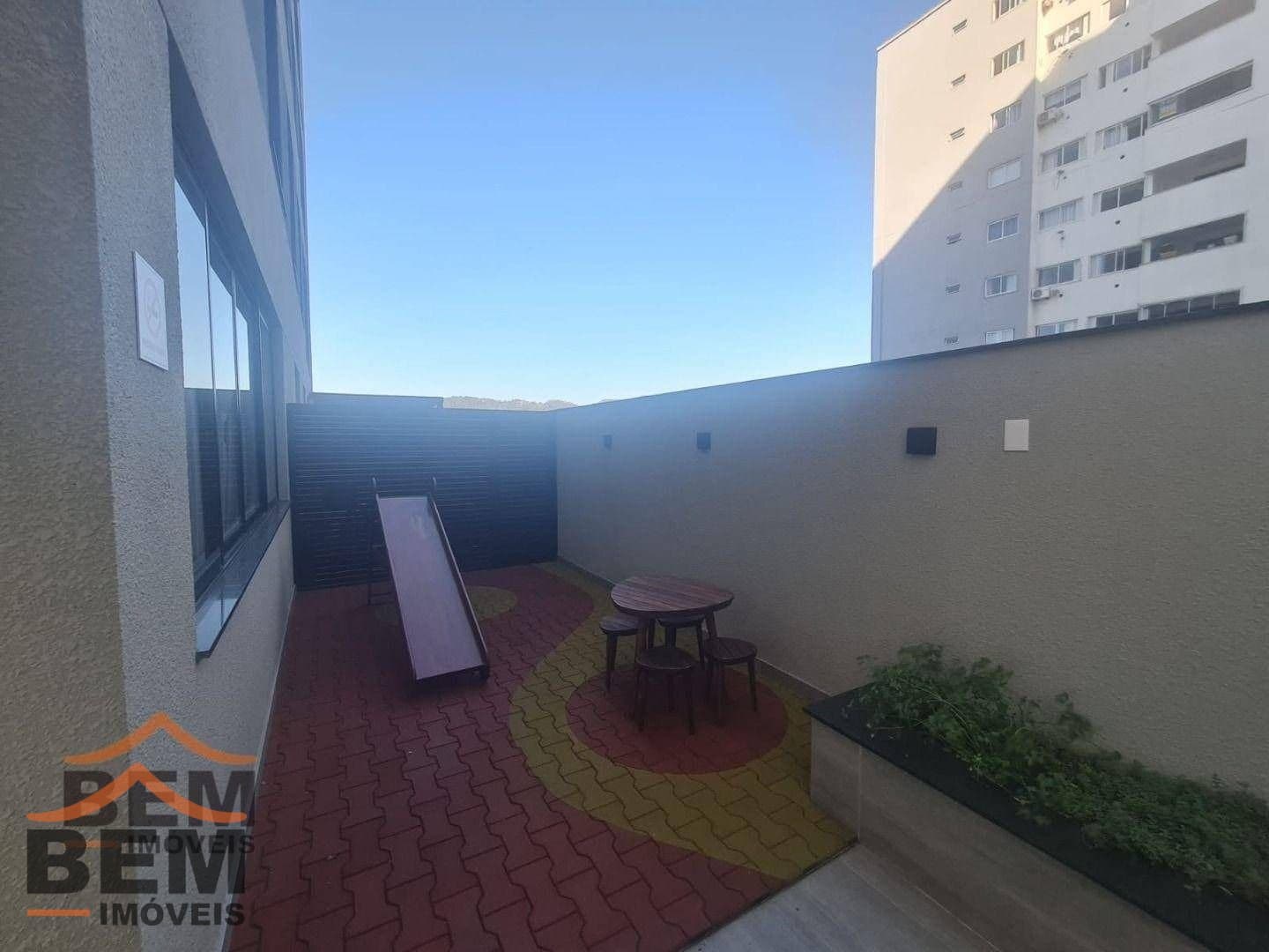 Apartamento para Locação com 2 quartos e 70m² no bairro Centro, em Camboriú