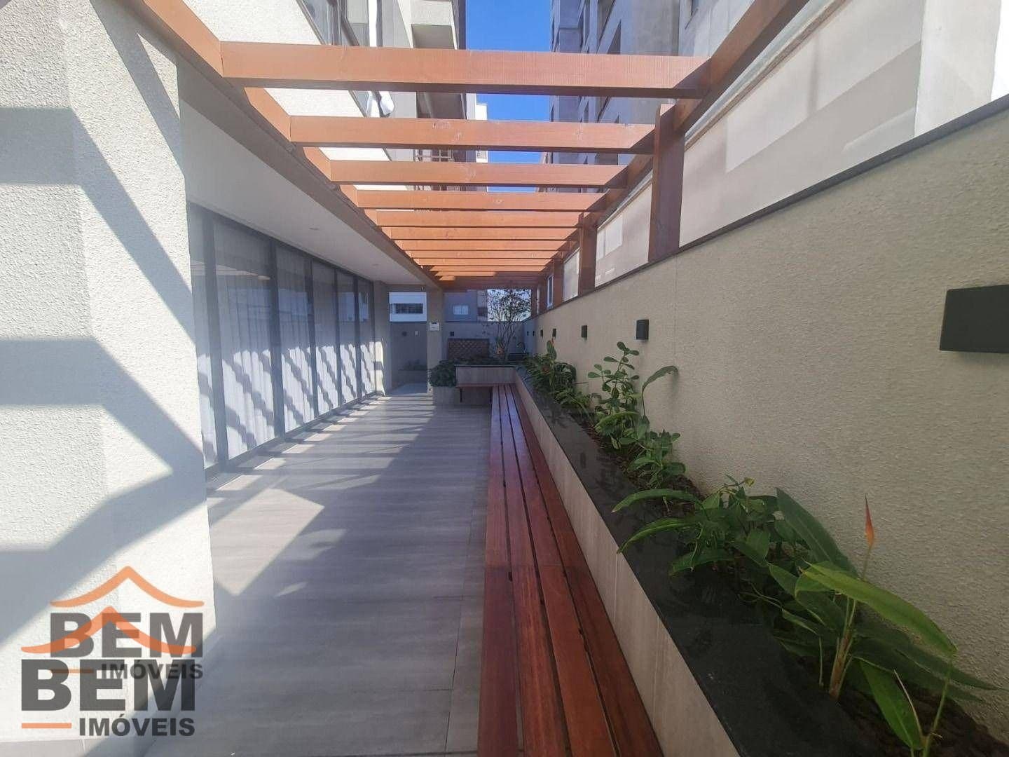 Apartamento para Locação com 2 quartos e 70m² no bairro Centro, em Camboriú