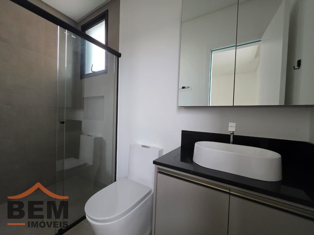 Apartamento para Locação com 2 quartos e 70m² no bairro Centro, em Camboriú