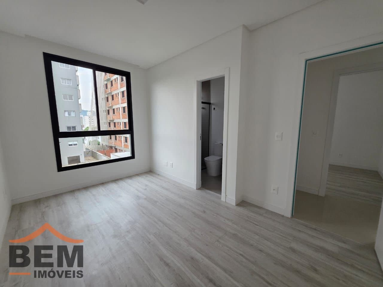 Apartamento para Locação com 2 quartos e 70m² no bairro Centro, em Camboriú