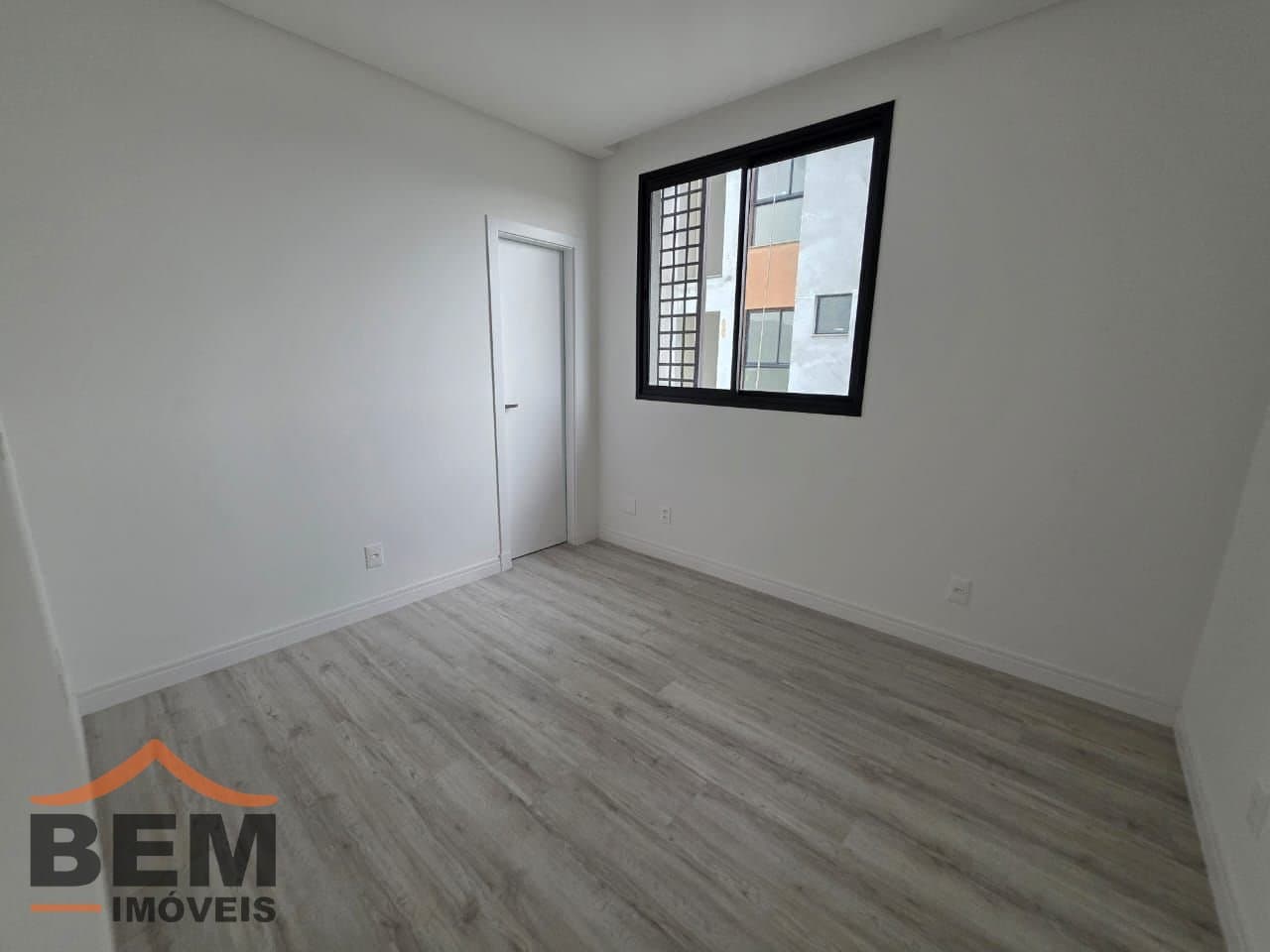 Apartamento para Locação com 2 quartos e 70m² no bairro Centro, em Camboriú